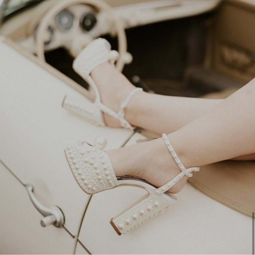 Jimmy Choo Pearl Embellished White Bridal Heels size 38 - Picture 10 of 16